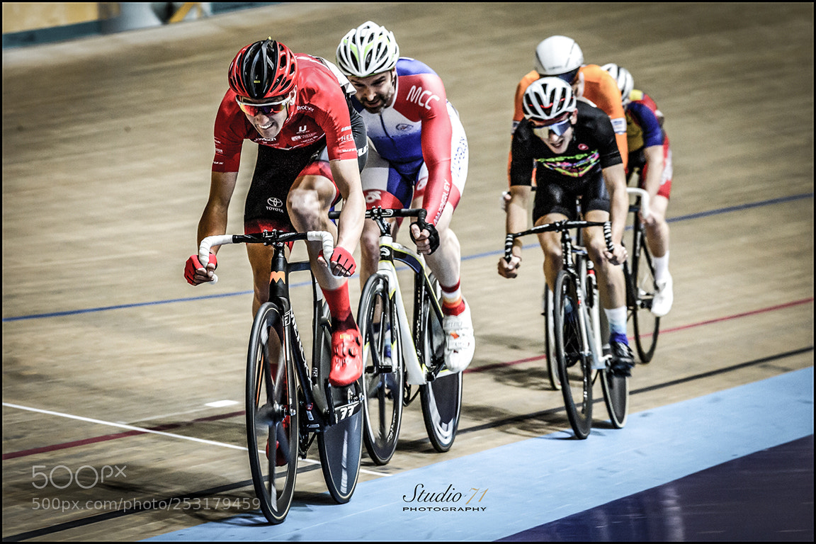 Canon EOS-1D Mark IV sample photo. Derby velodrome track league photography
