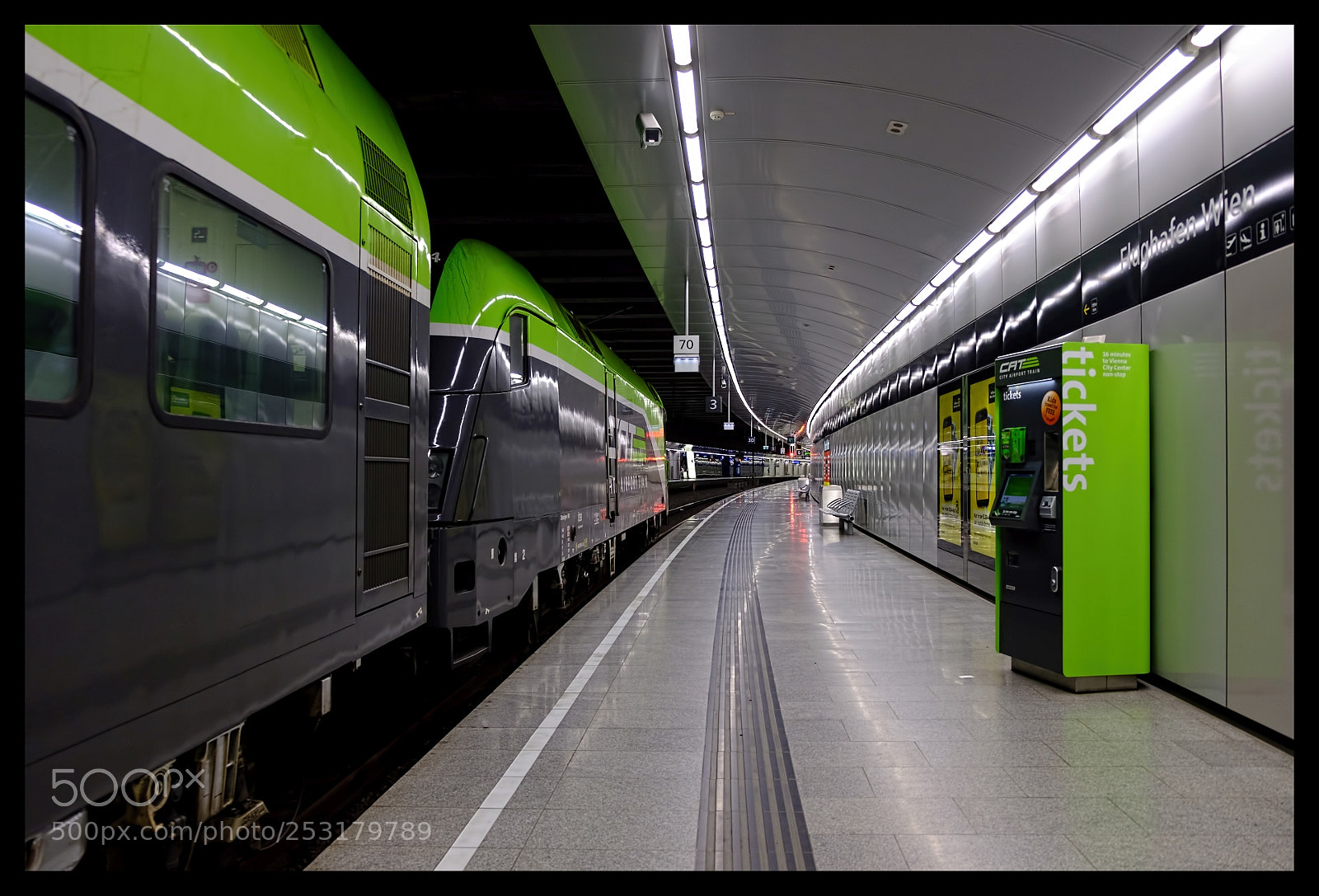 Fujifilm X-T20 sample photo. Airport express photography