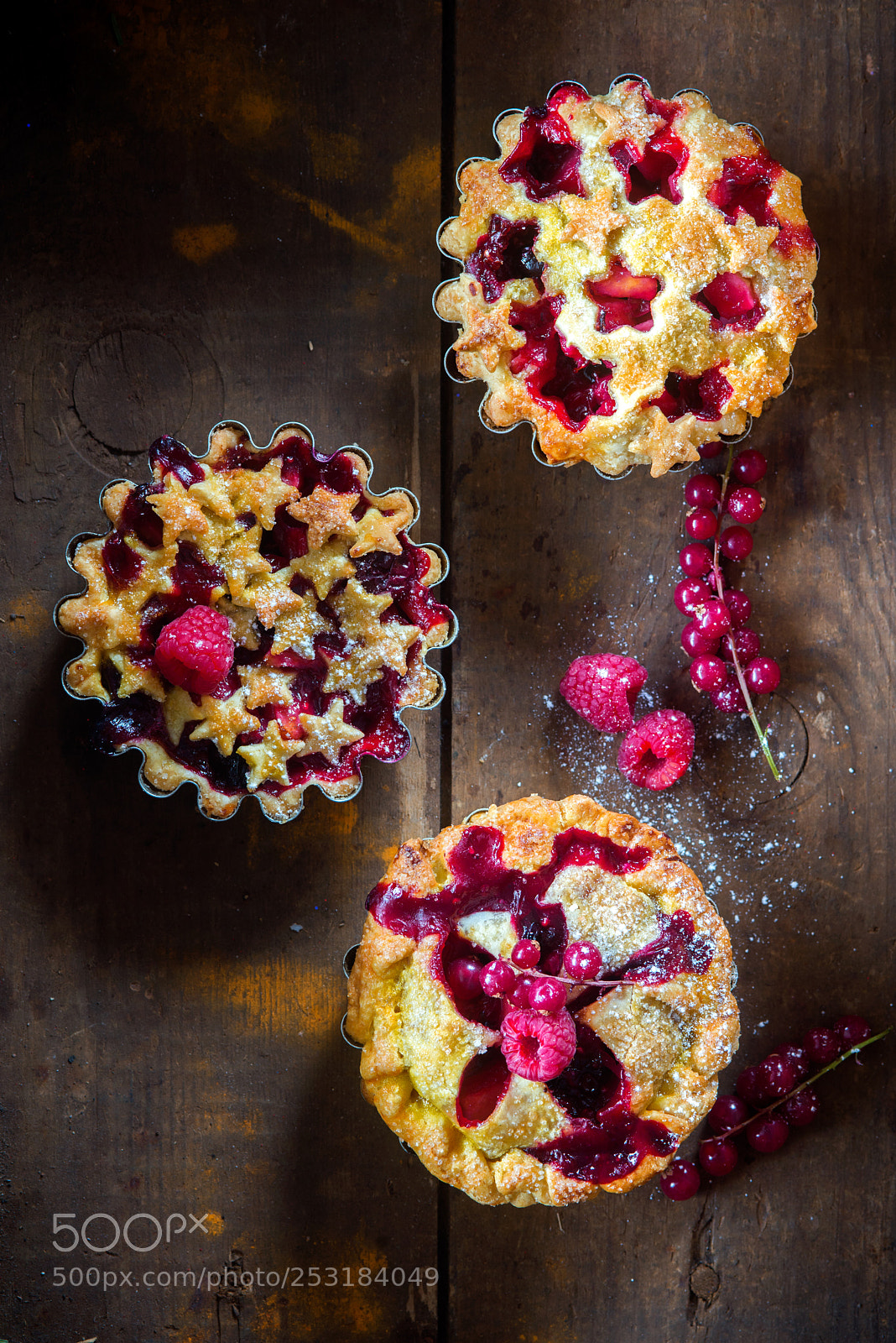 Nikon D600 sample photo. Mini berry pies photography