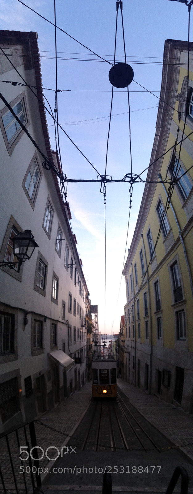 Apple iPhone 5 sample photo. Tram photography