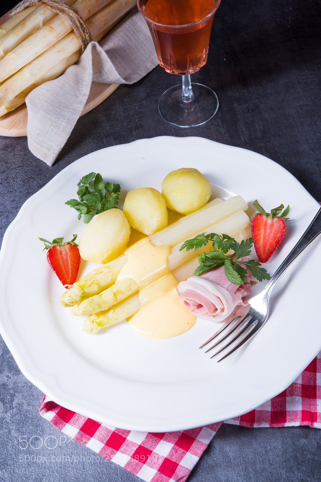 Nikon D810 sample photo. Asparagus with boiled ham photography