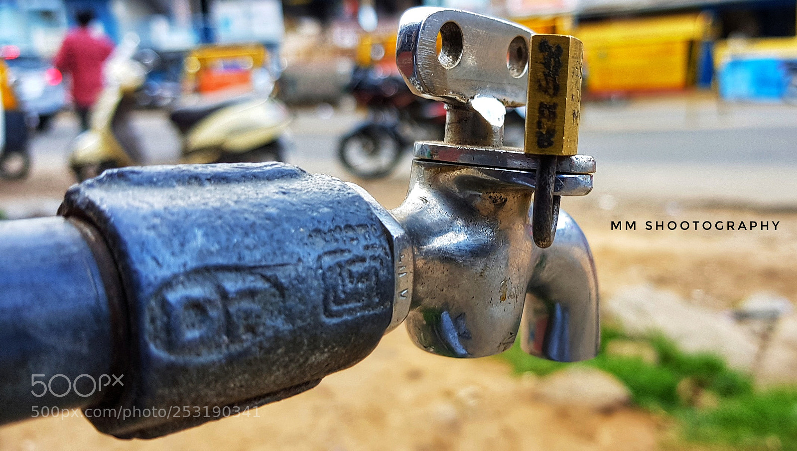 Samsung Galaxy S8+ sample photo. Saving water or locking photography