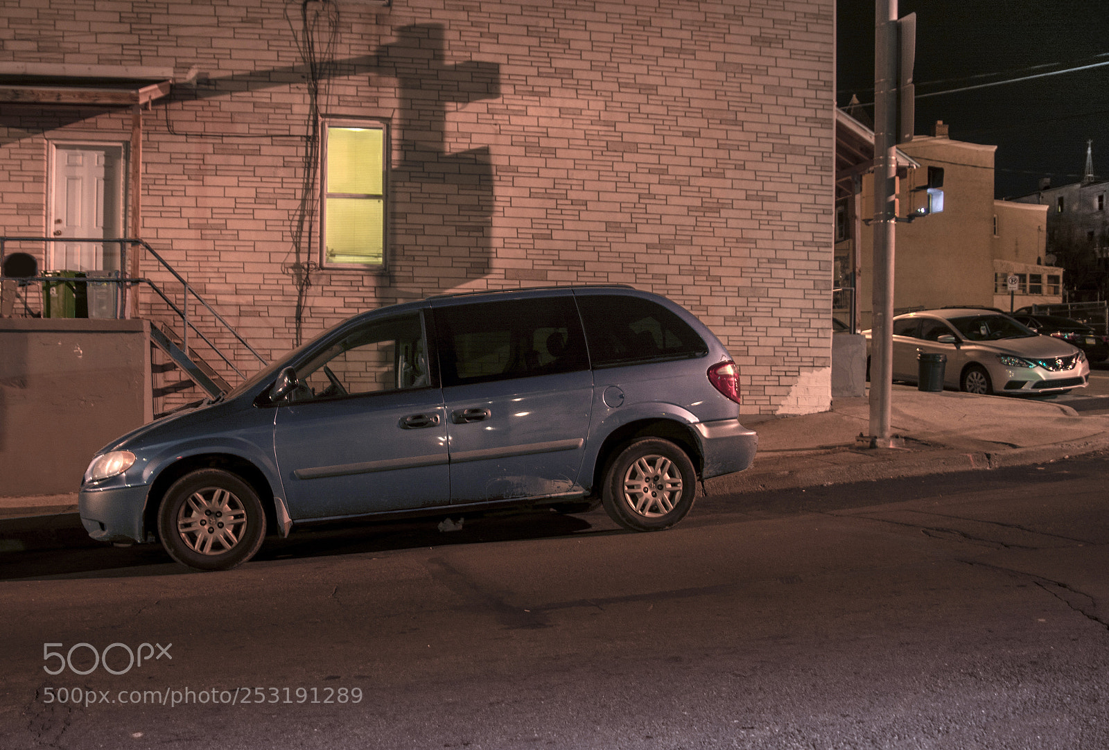 Nikon D7100 sample photo. Blue car yellow window photography