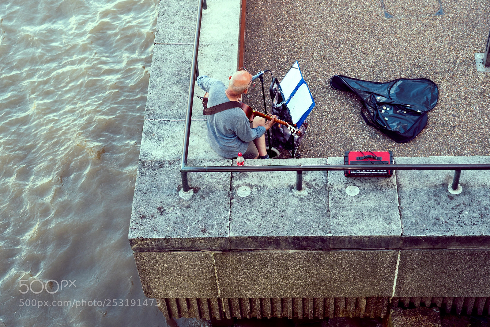 Sony a7 II sample photo. Street performer playing guitar photography