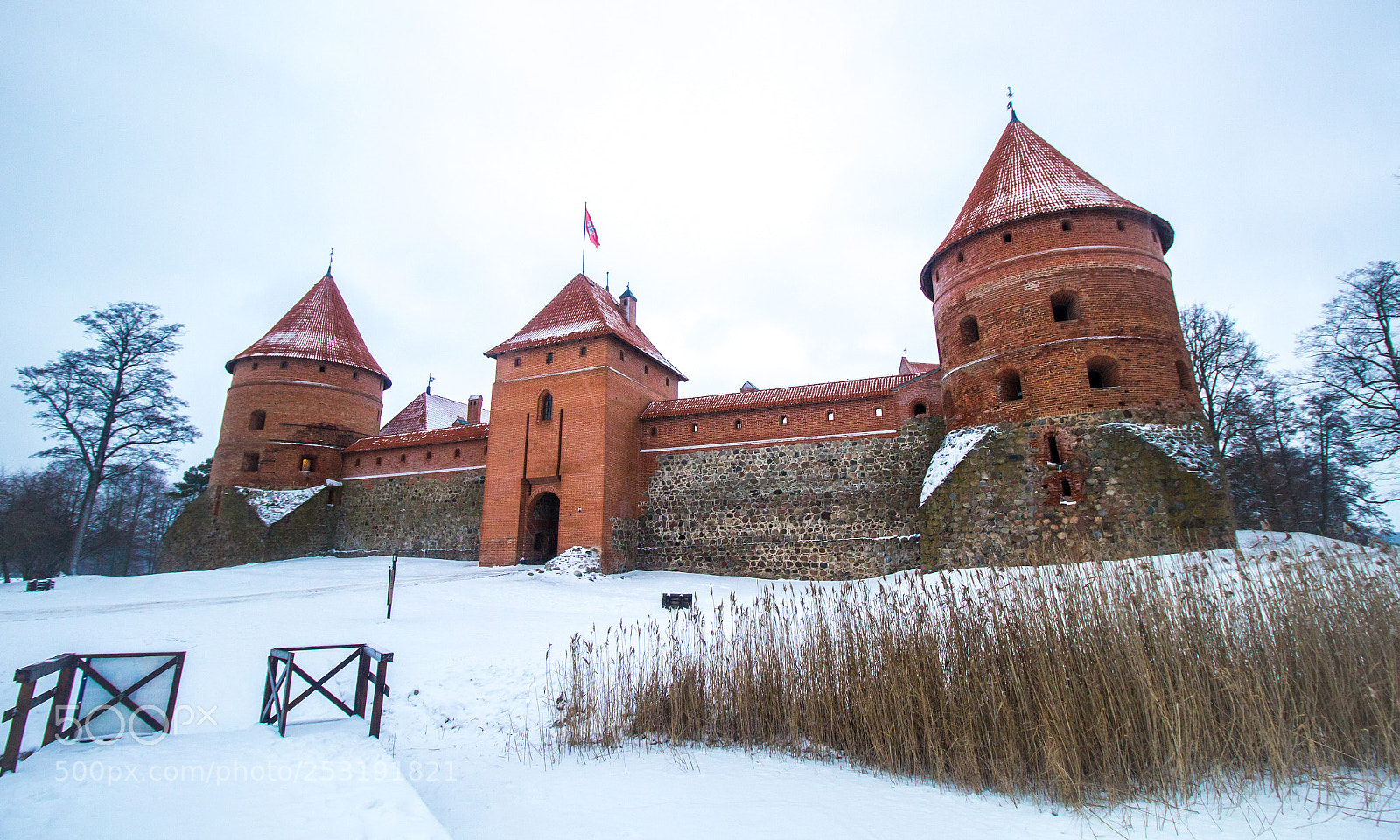 Canon EOS 600D (Rebel EOS T3i / EOS Kiss X5) sample photo. Trakai castle, lithuania photography