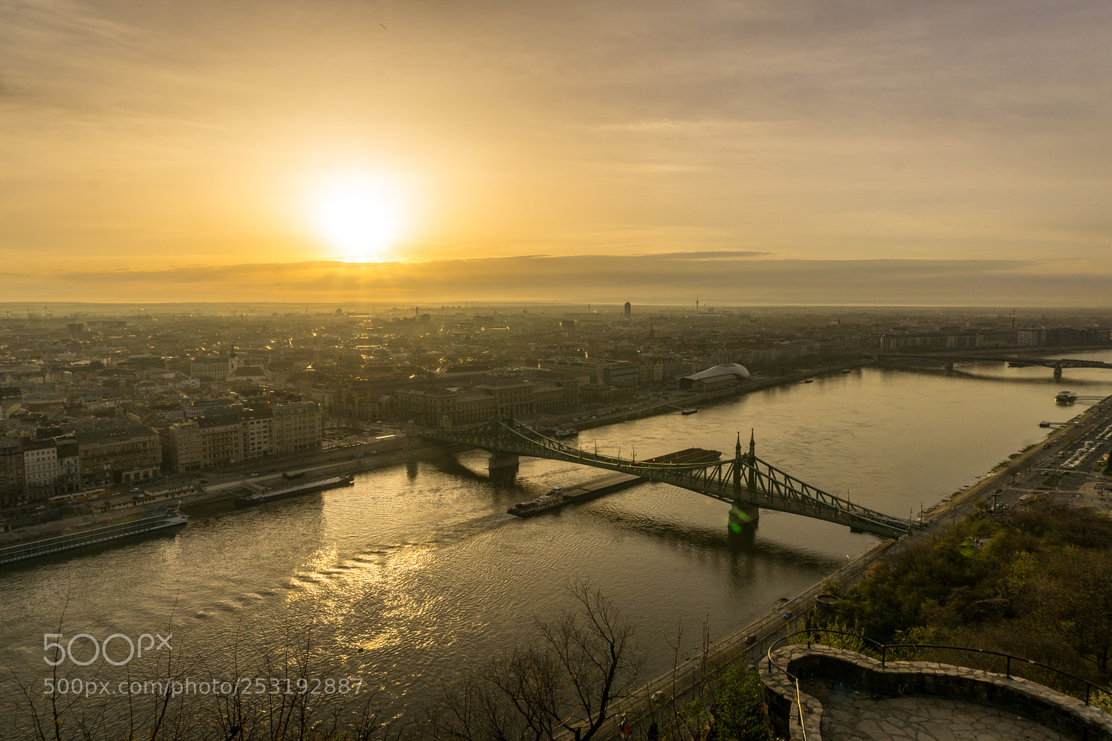 Sony a6000 sample photo. Good morning budapest photography