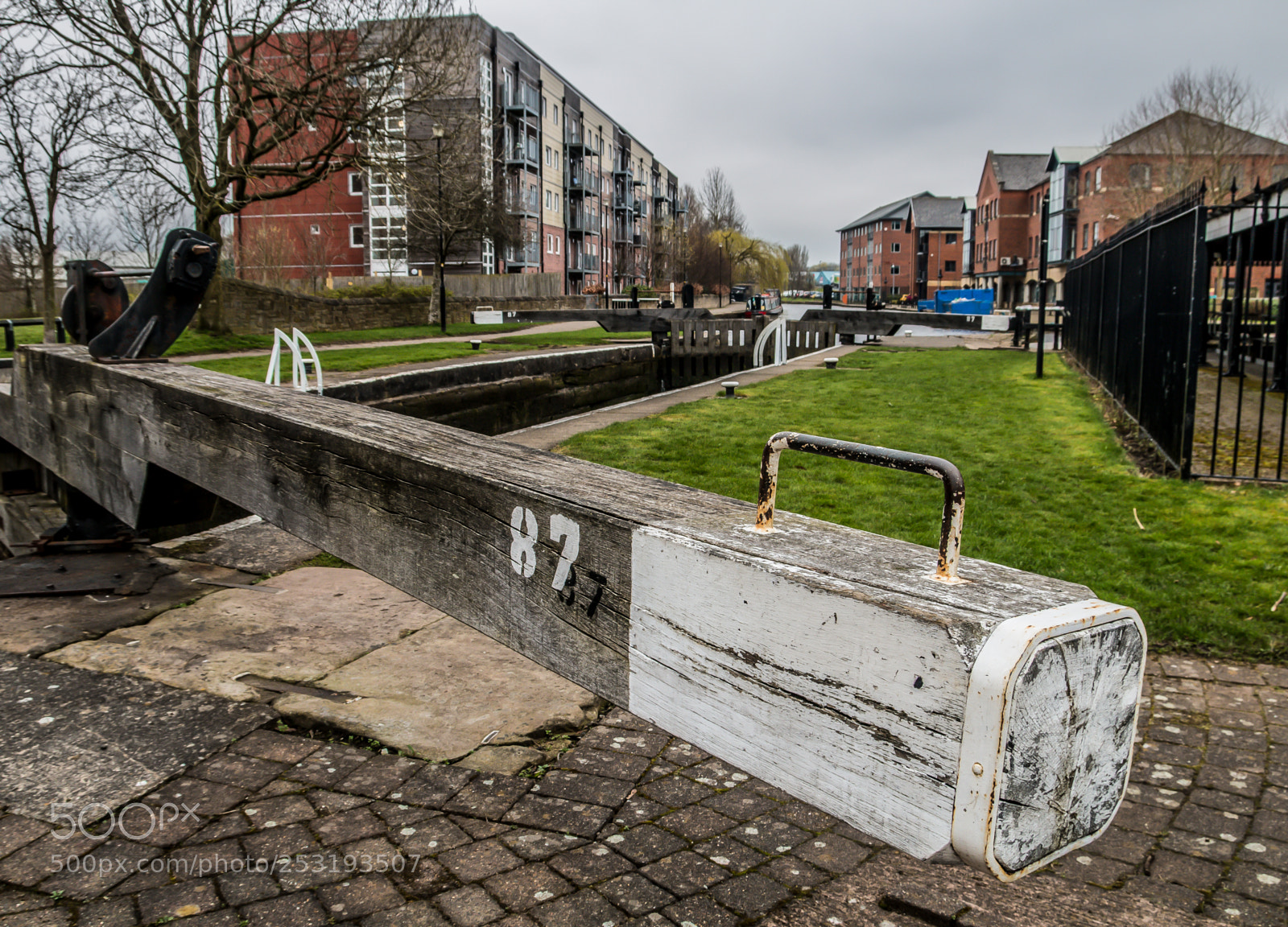 Canon EOS 70D sample photo. Lock gate beam and photography