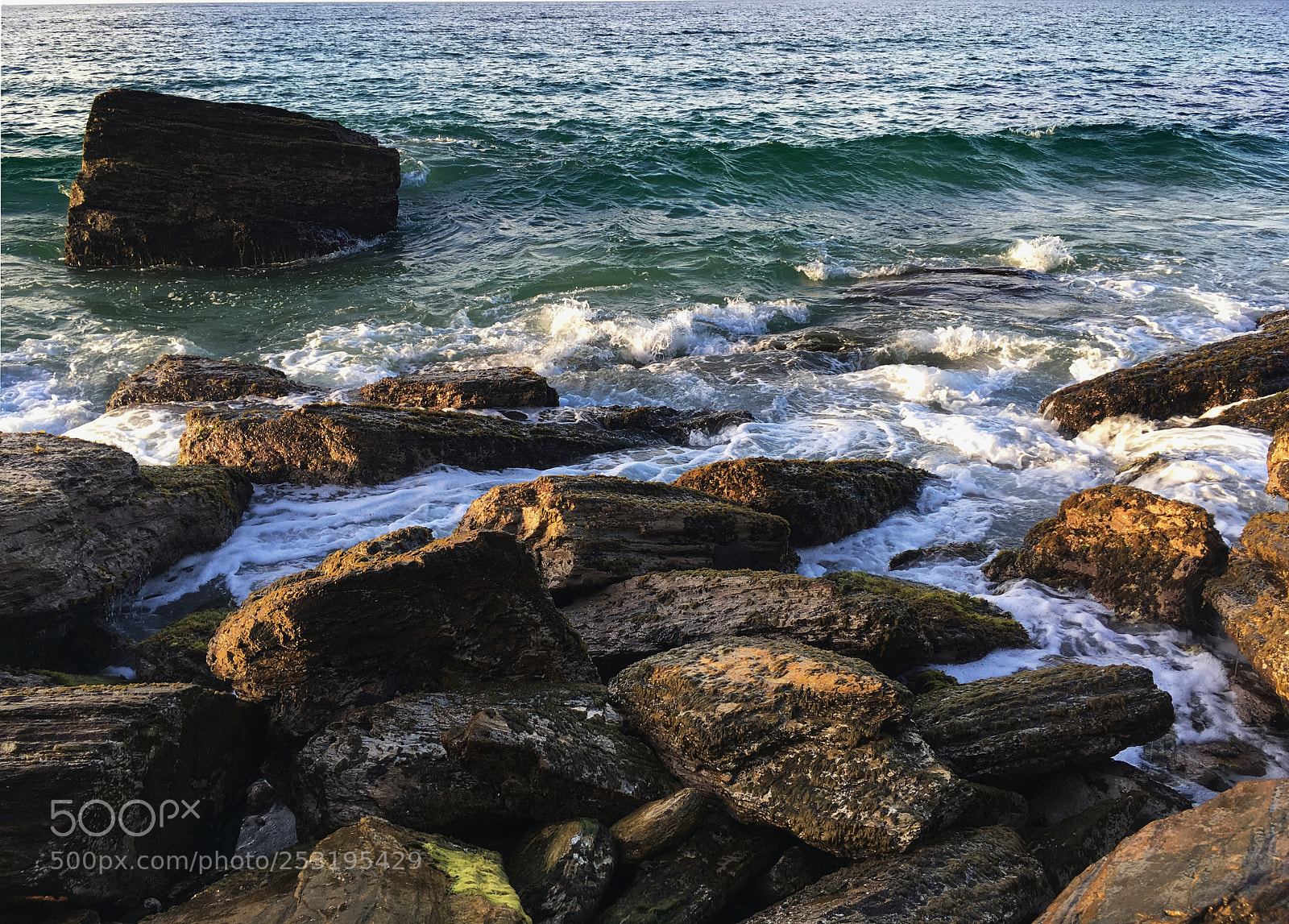 Apple iPhone SE sample photo. Rocky shores photography