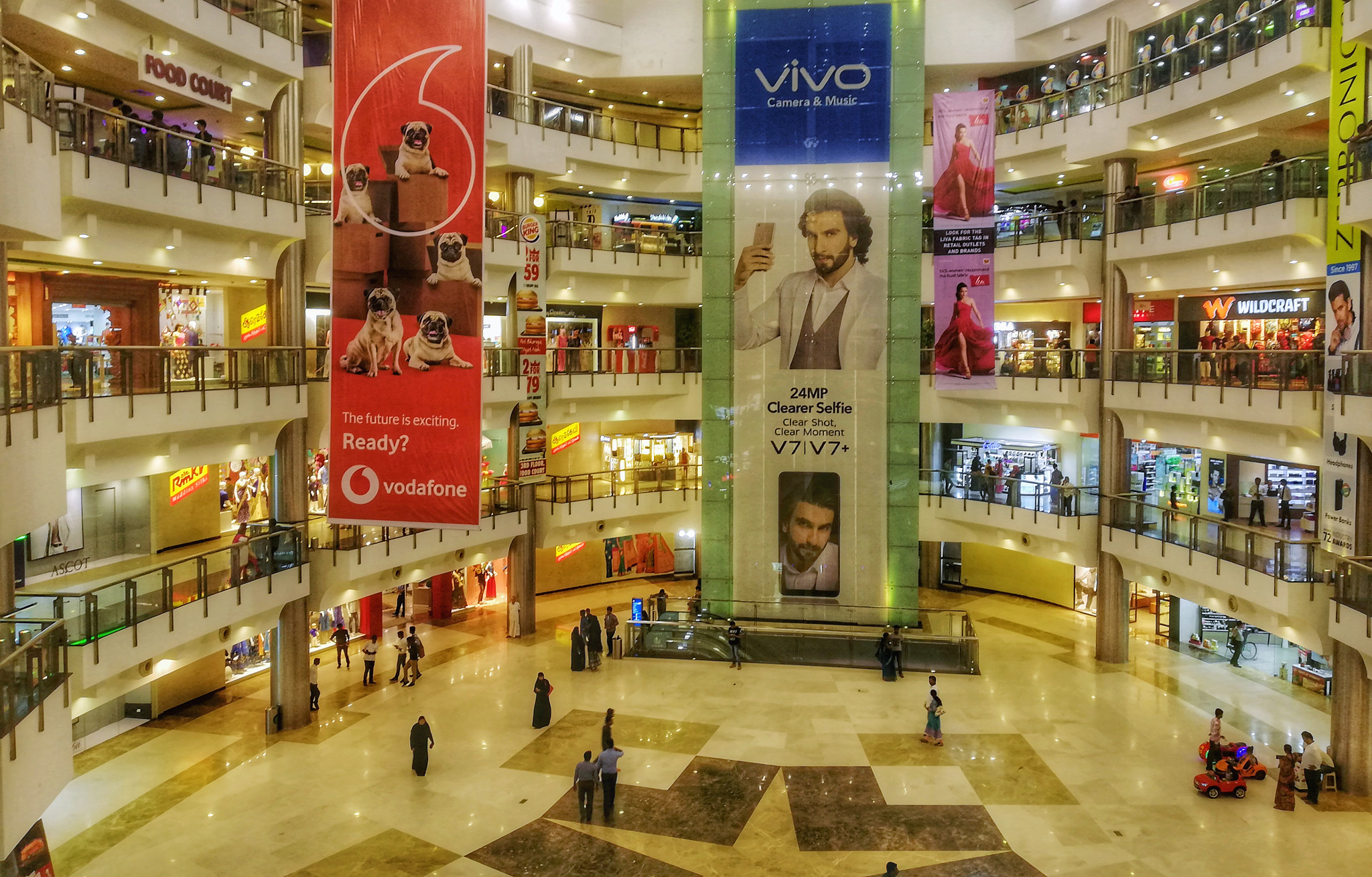 HUAWEI nova 2i sample photo. Forum mall photography