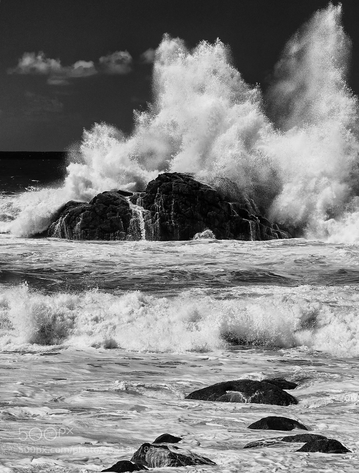 Canon EOS 80D sample photo. Waves hitting the rocks photography