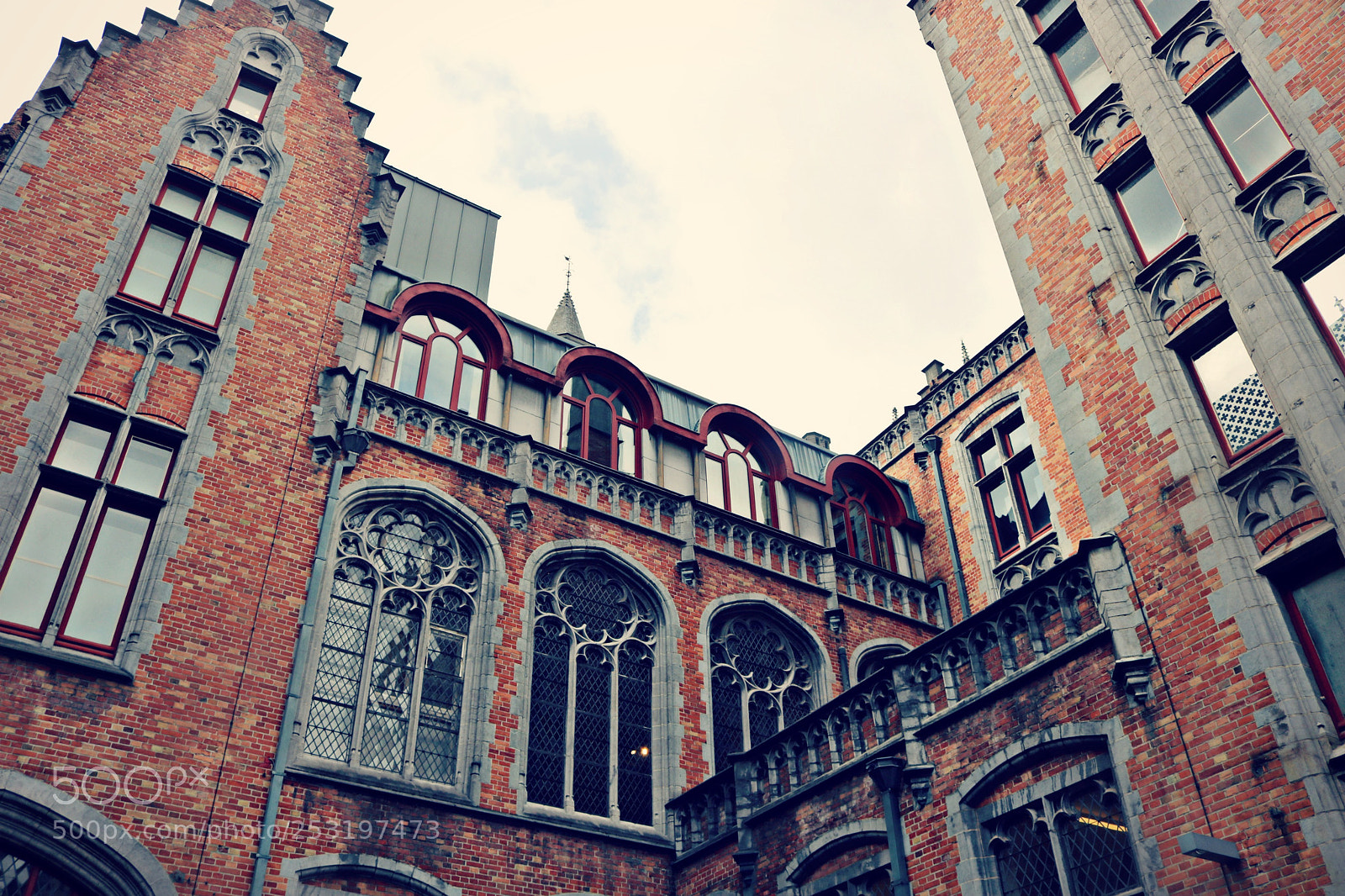 Canon EOS 750D (EOS Rebel T6i / EOS Kiss X8i) sample photo. Bruges beauty photography