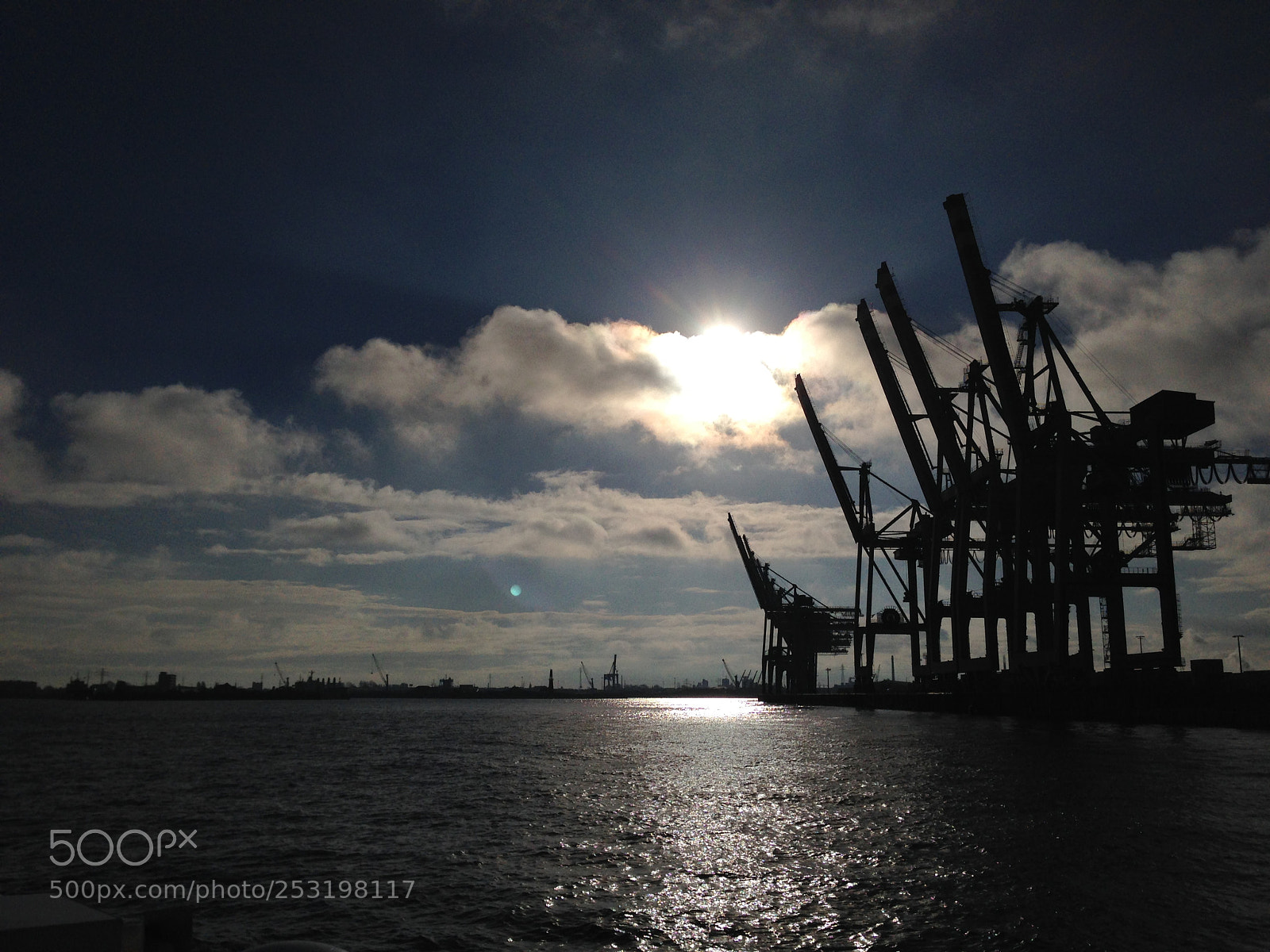 Apple iPhone 5 sample photo. The power of hamburg photography