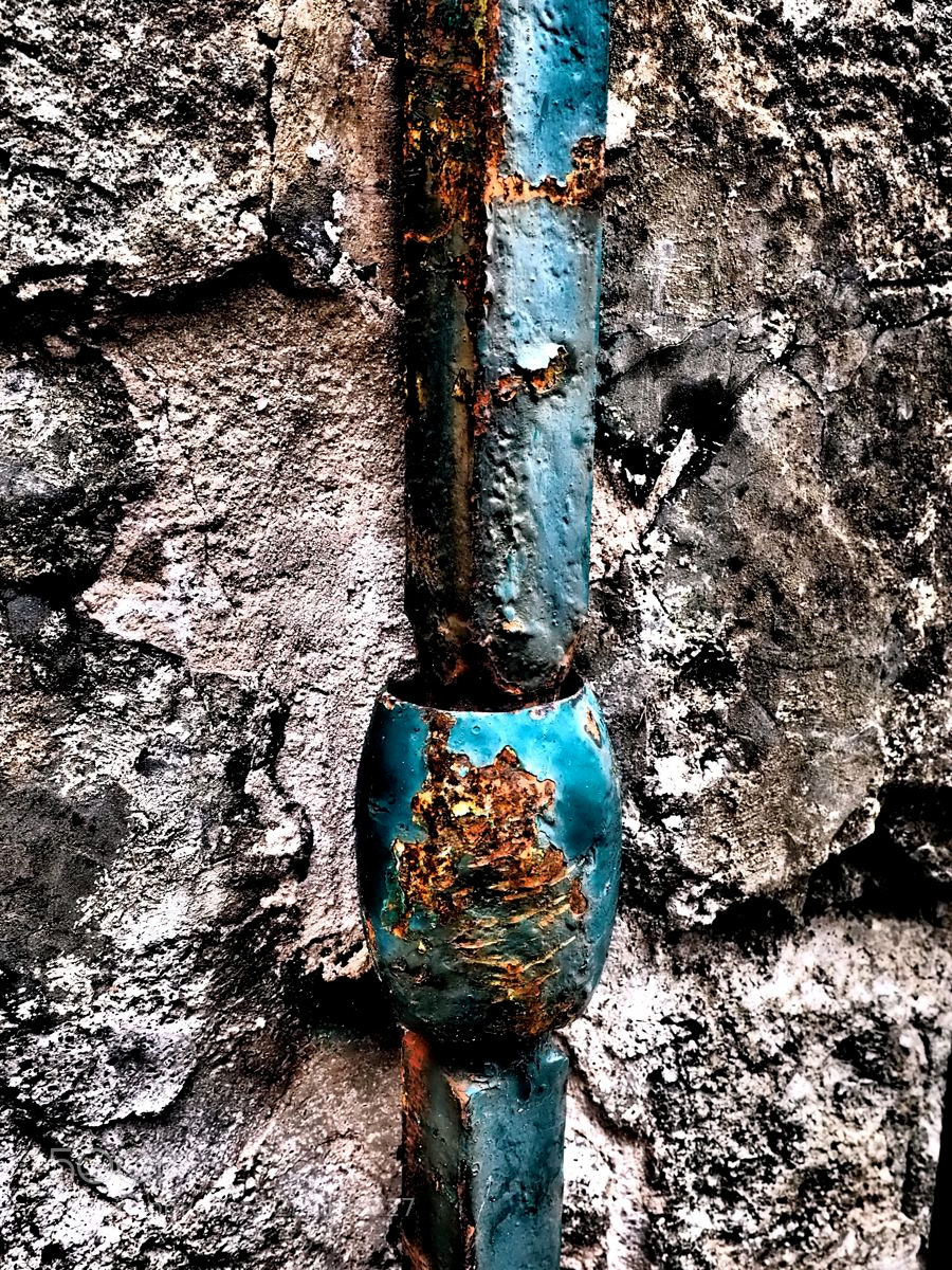 Olympus OM-D E-M5 II sample photo. Rouille et bleu photography