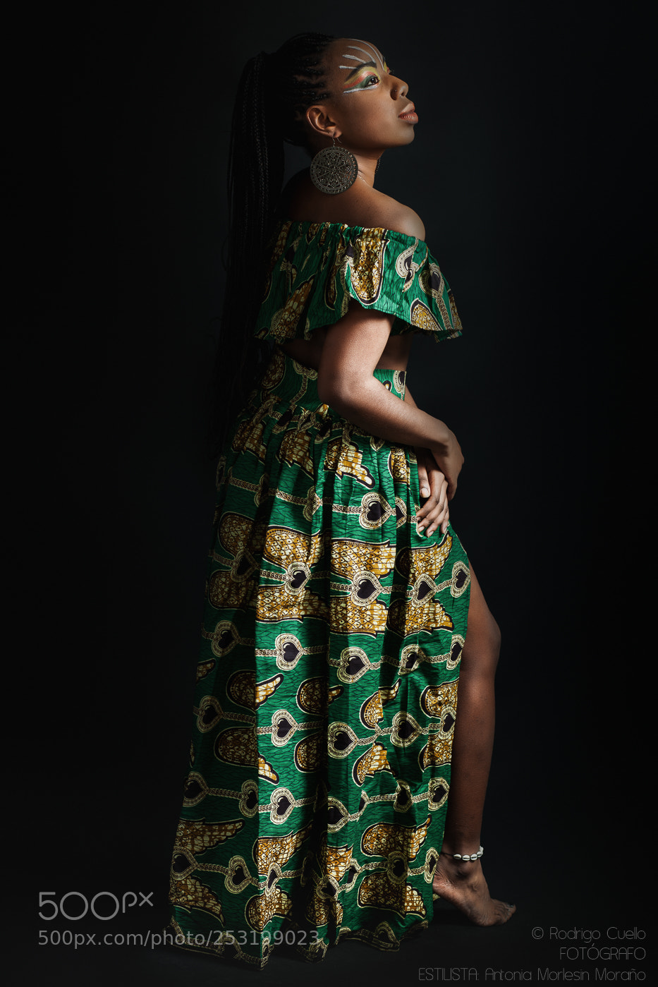 Canon EOS 5D Mark II sample photo. Africa vestidos () photography