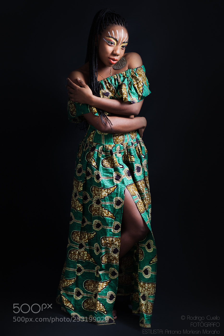 Canon EOS 5D Mark II sample photo. Africa vestidos () photography