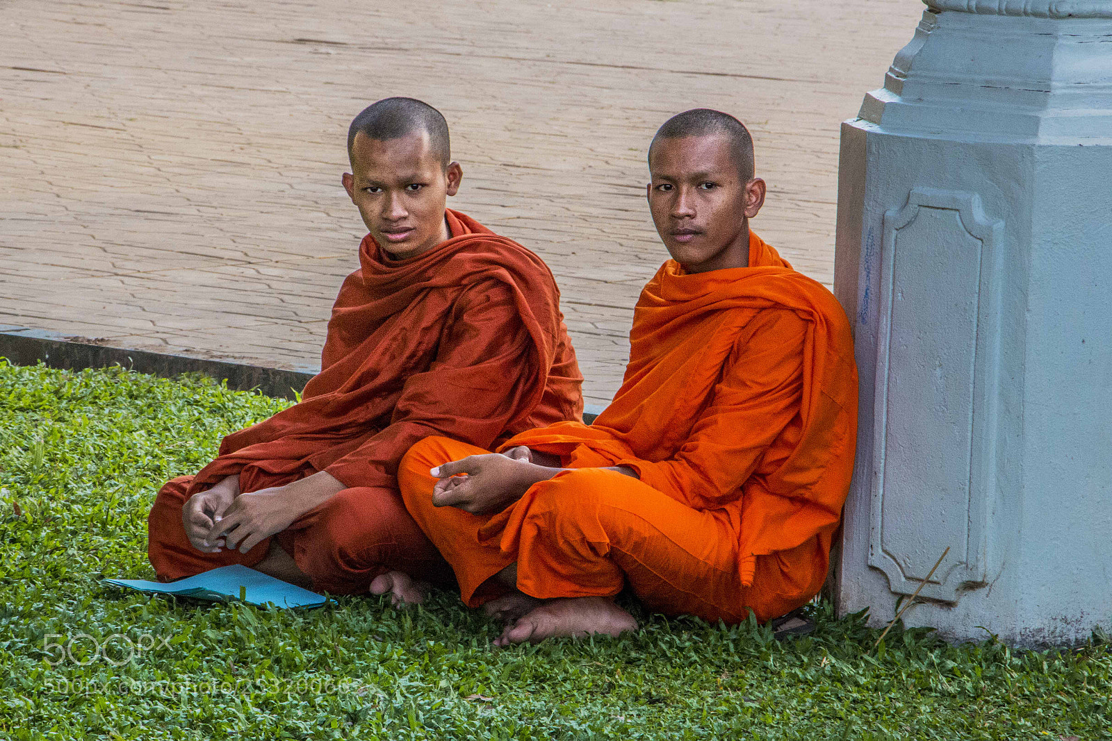 Canon EOS 70D sample photo. Buddhist monks at phnom photography