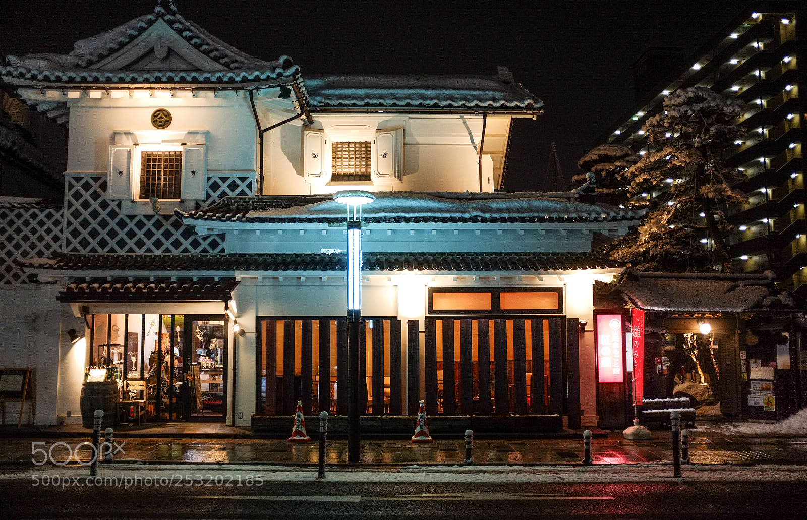 Fujifilm FinePix X100 sample photo. Therefore i am photography