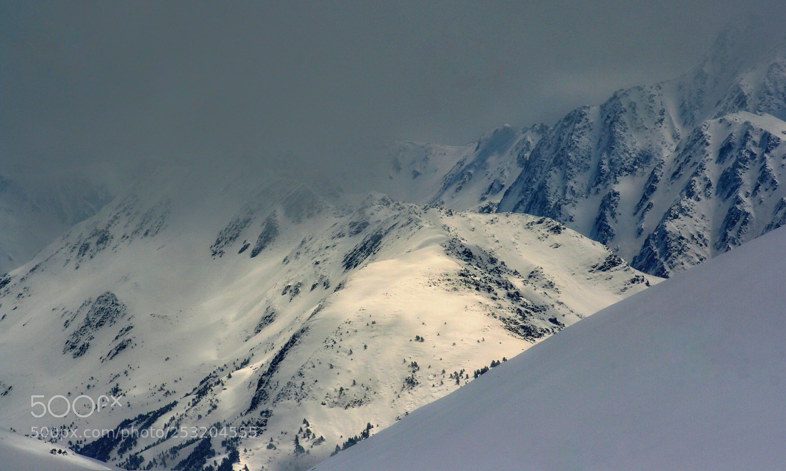 Canon EOS 350D (EOS Digital Rebel XT / EOS Kiss Digital N) sample photo. "pyrenees" photography