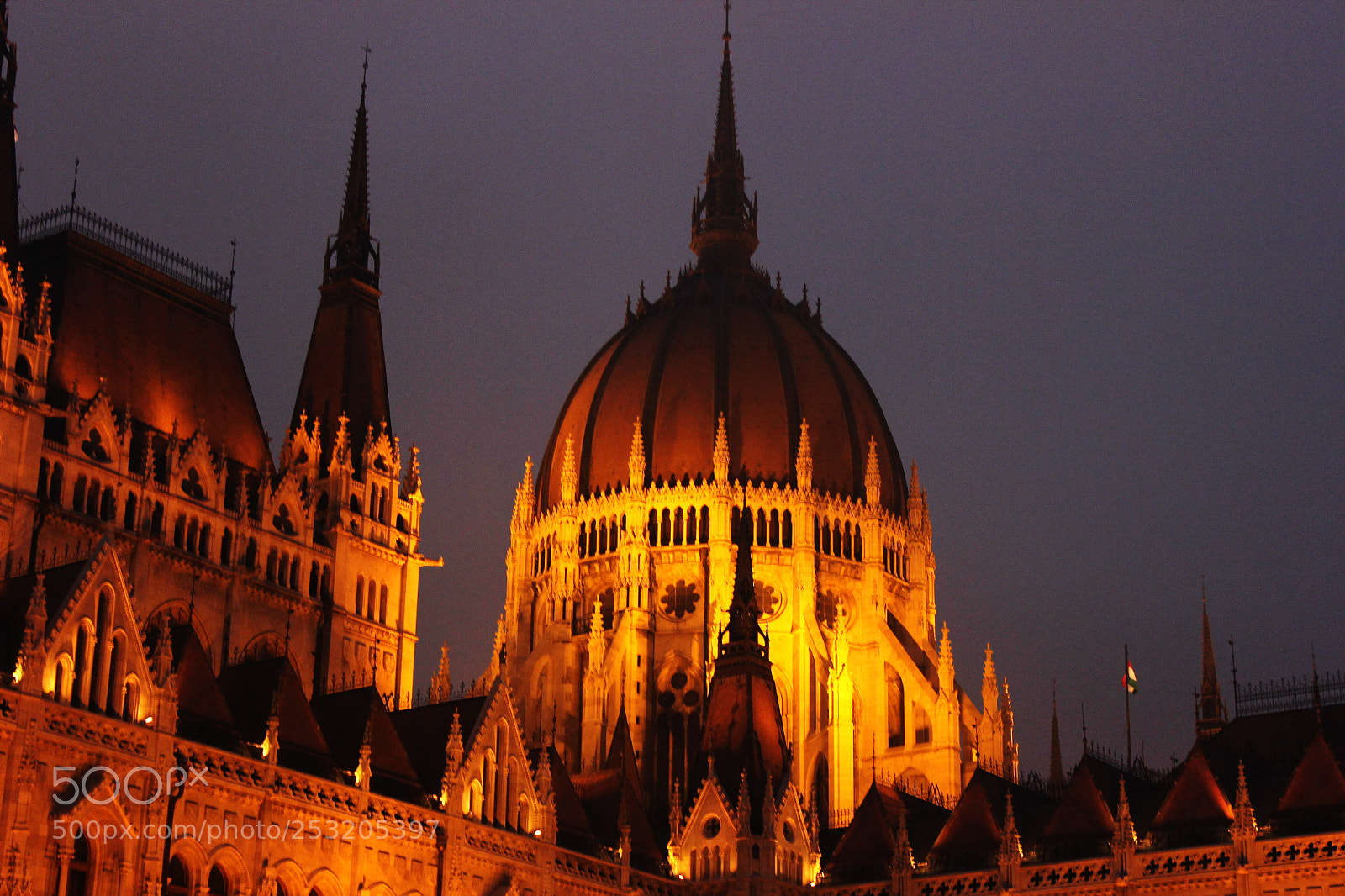Canon EOS 600D (Rebel EOS T3i / EOS Kiss X5) sample photo. Budapest parliament photography
