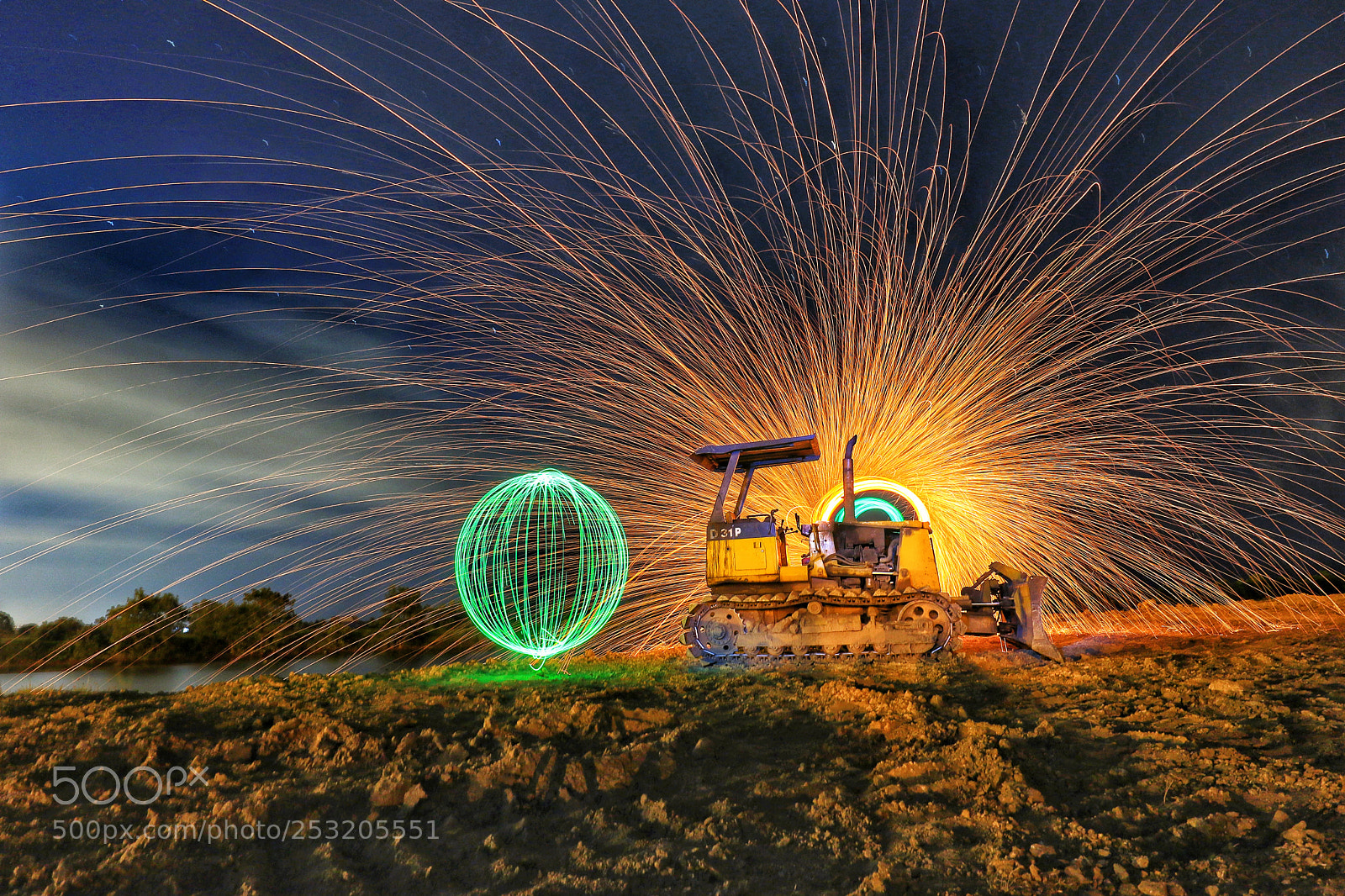 Canon EOS M5 sample photo. Steel wool and light photography