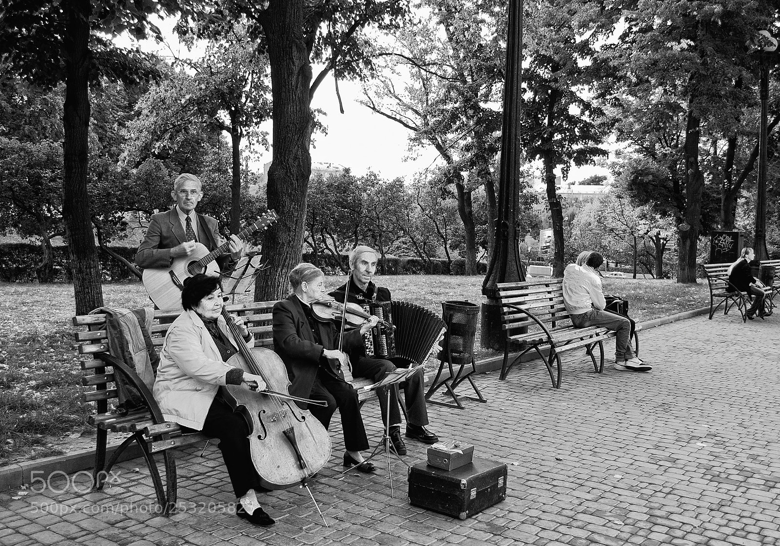 Nikon D80 sample photo. Quartet and kisses photography