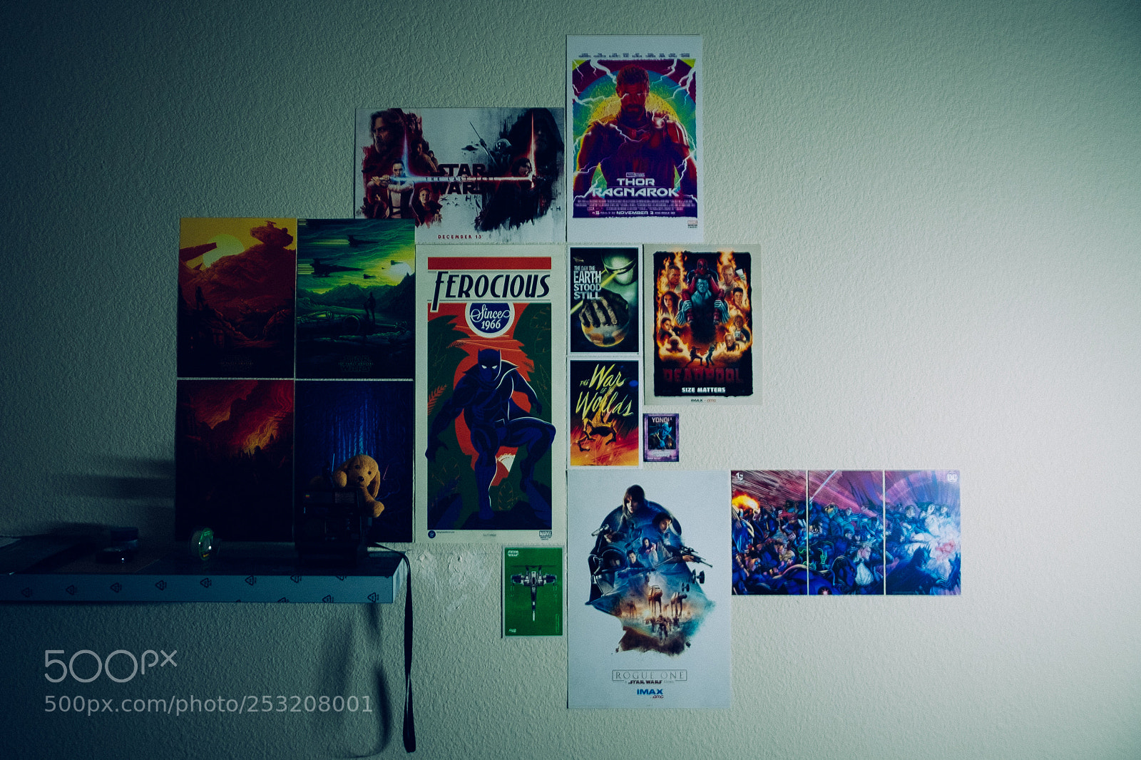 Fujifilm X-E2S sample photo. Posters @ home photography