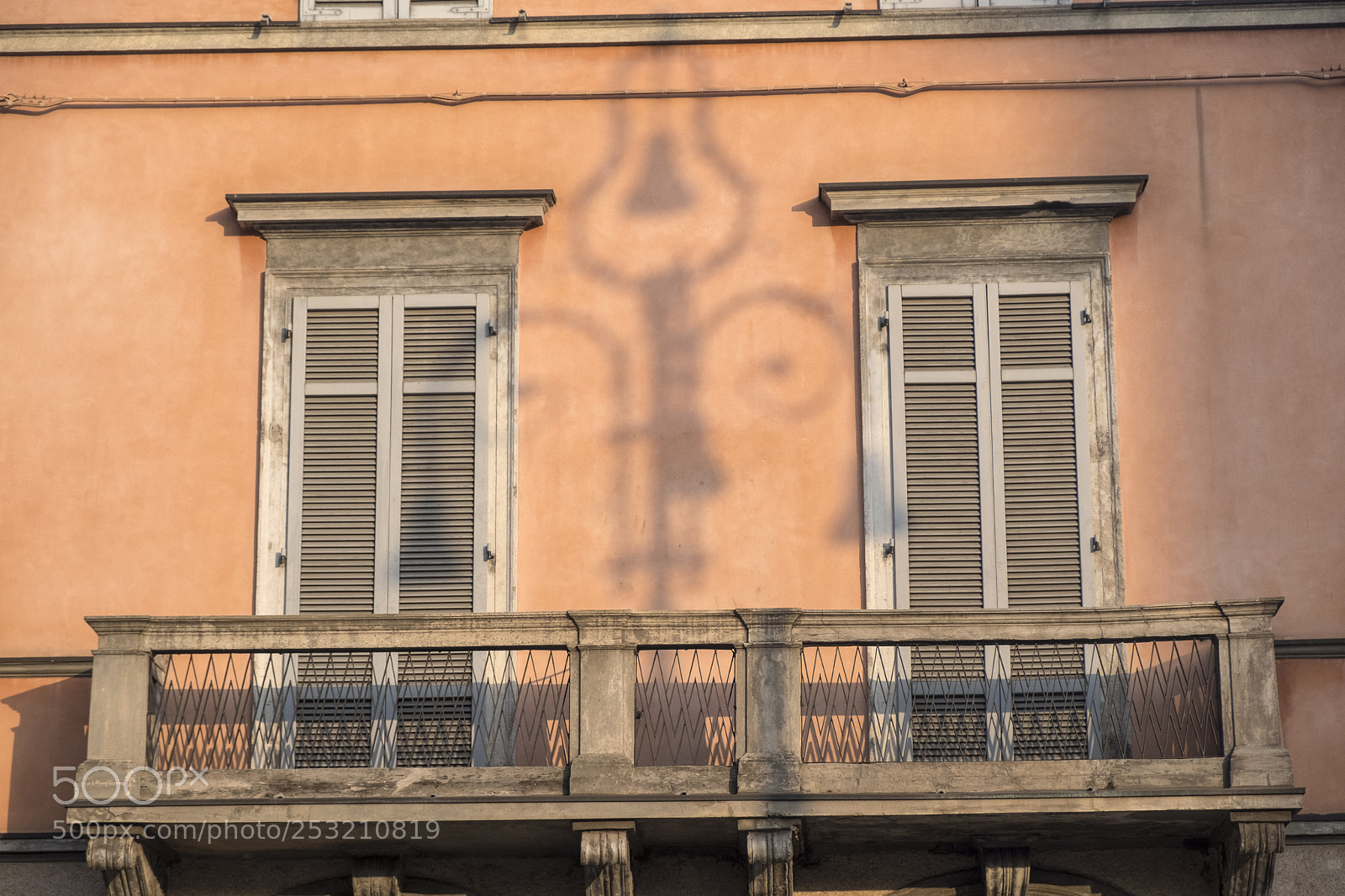 Fujifilm X-T2 sample photo. Piacenza piazza cavalli, main photography
