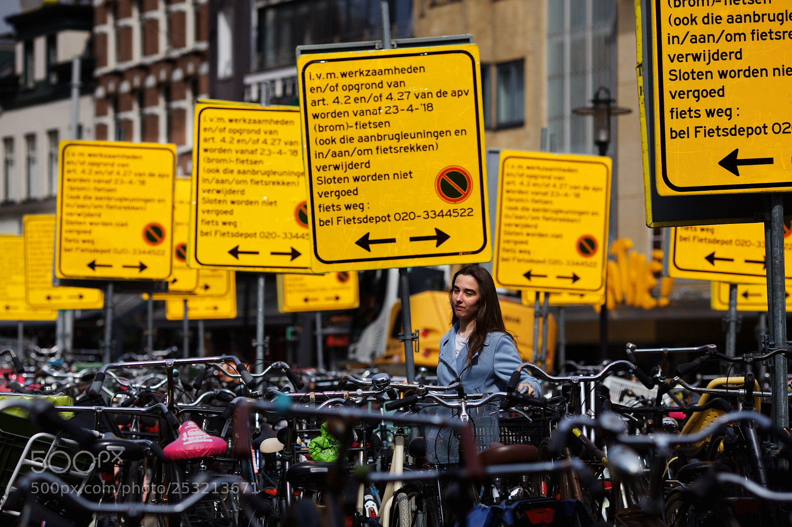 Canon EOS 5D Mark II sample photo. Amsterdam yellow photography