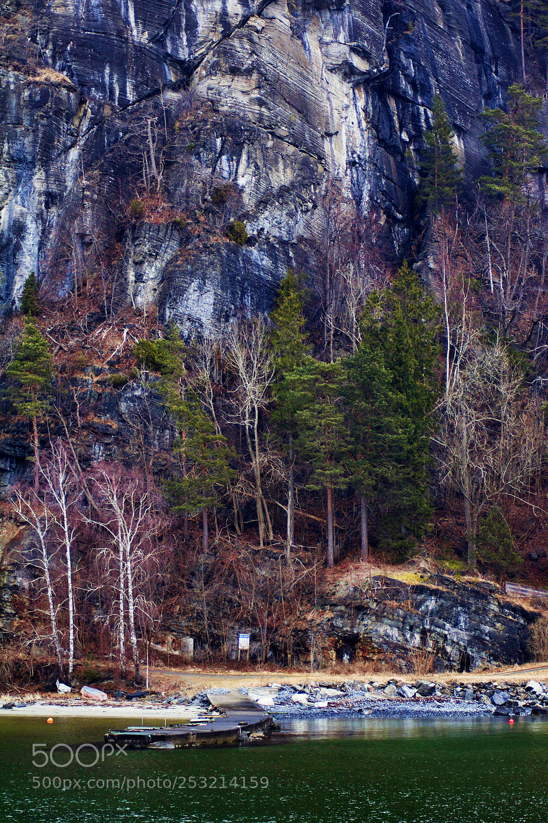 Canon EOS 600D (Rebel EOS T3i / EOS Kiss X5) sample photo. Down by the mountain photography