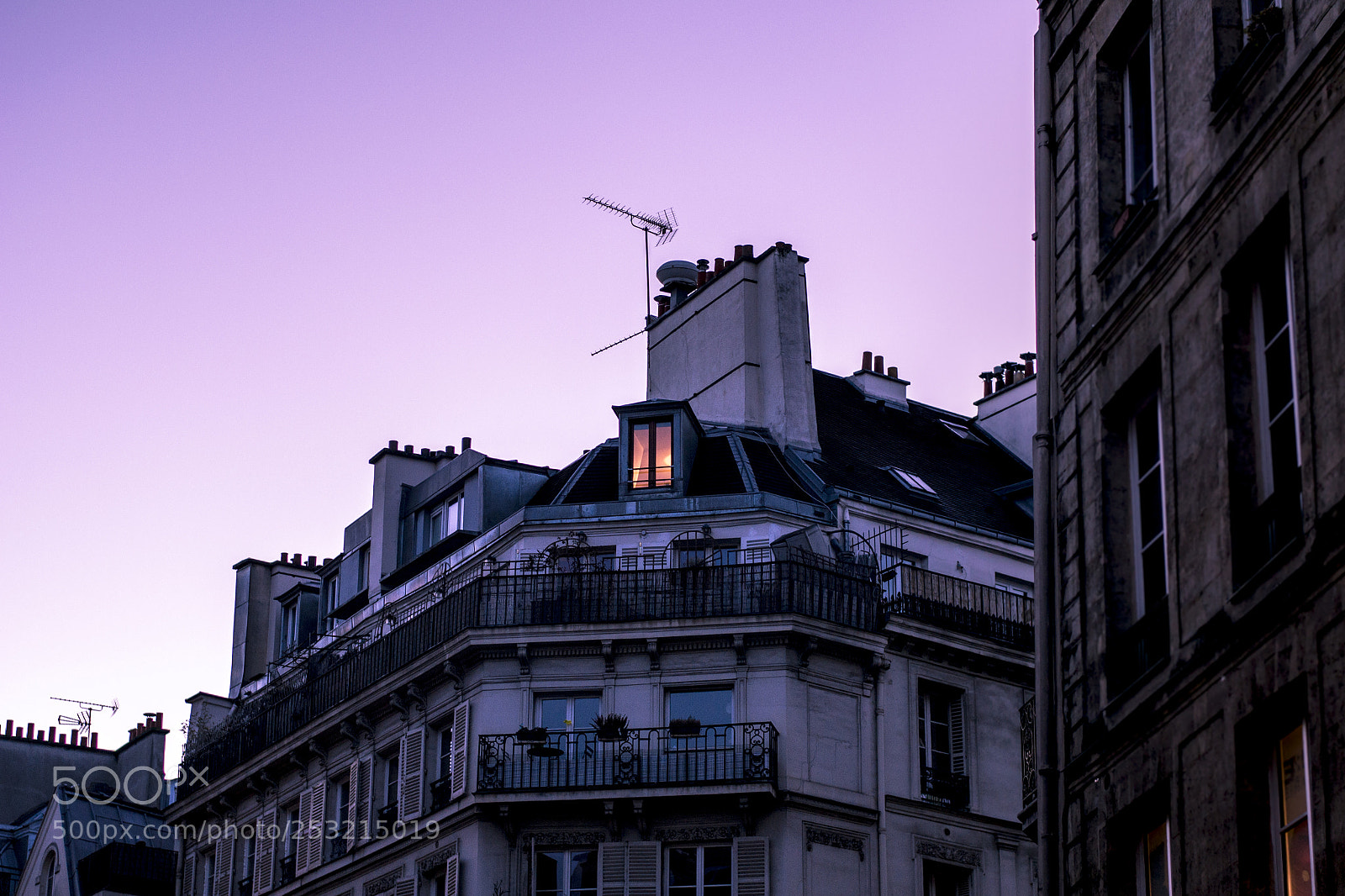 Nikon D3100 sample photo. Leave the light on photography
