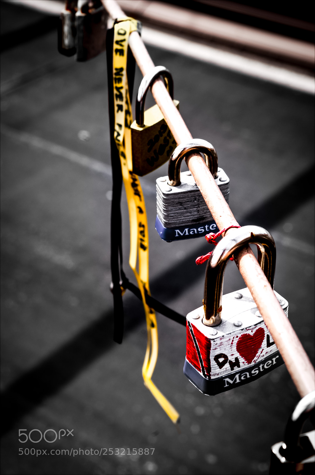 Pentax K-r sample photo. Love locks photography