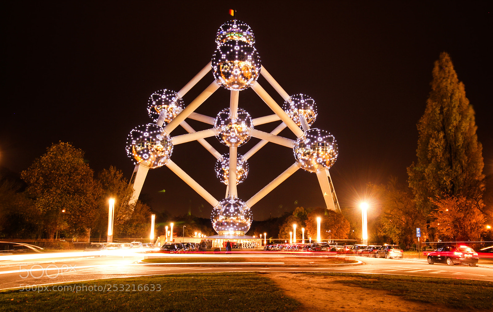 Canon EOS 600D (Rebel EOS T3i / EOS Kiss X5) sample photo. Brussel at night photography