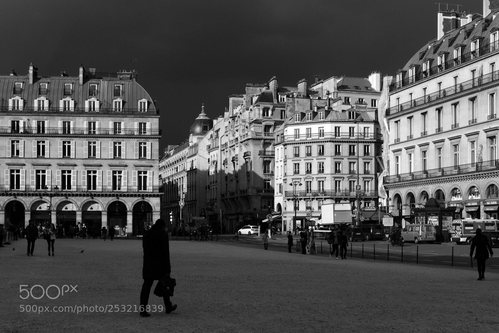Fujifilm X-Pro2 sample photo. Paris square after the photography