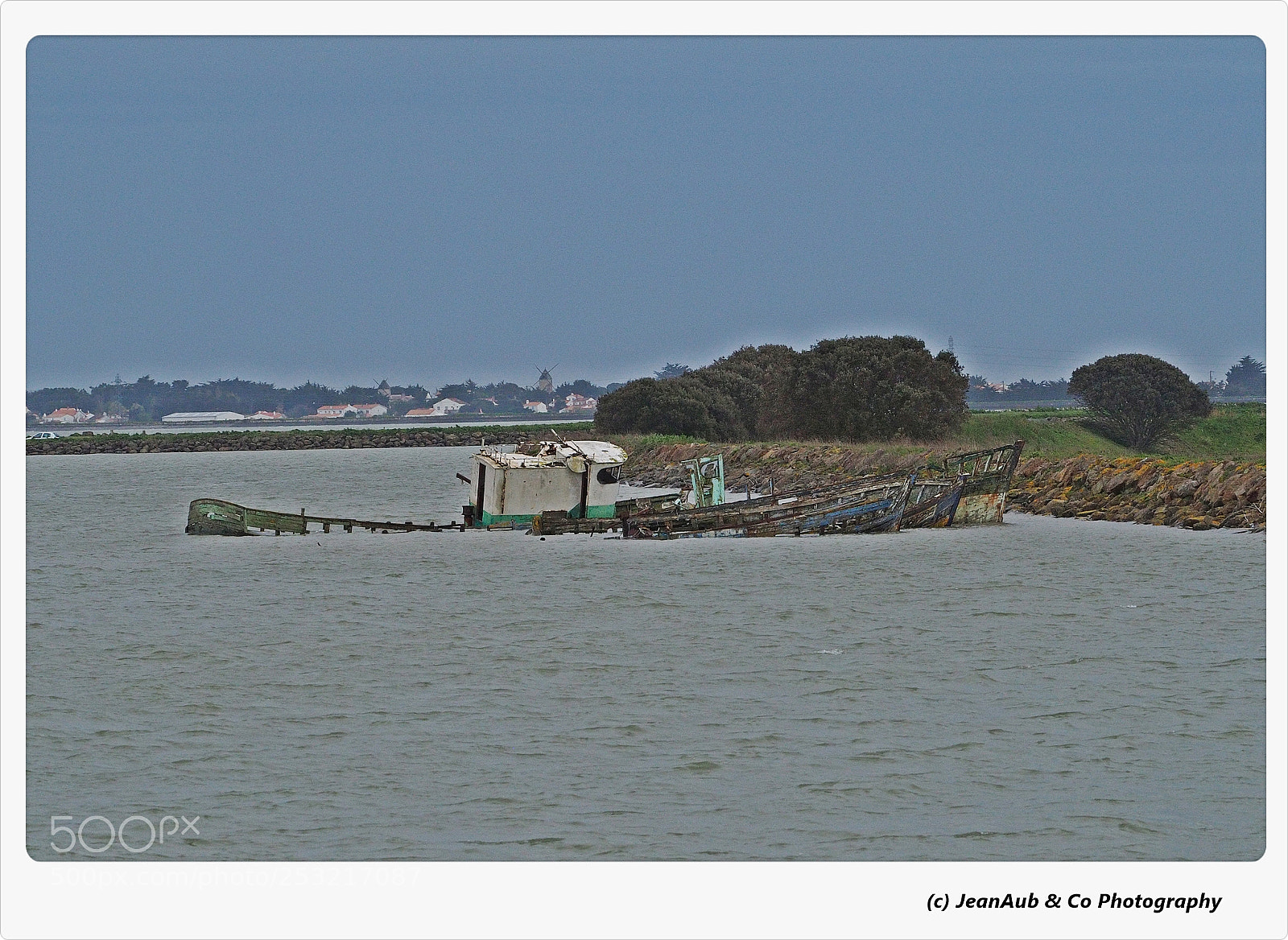 Olympus OM-D E-M5 II sample photo. Comment finissent les bateaux photography