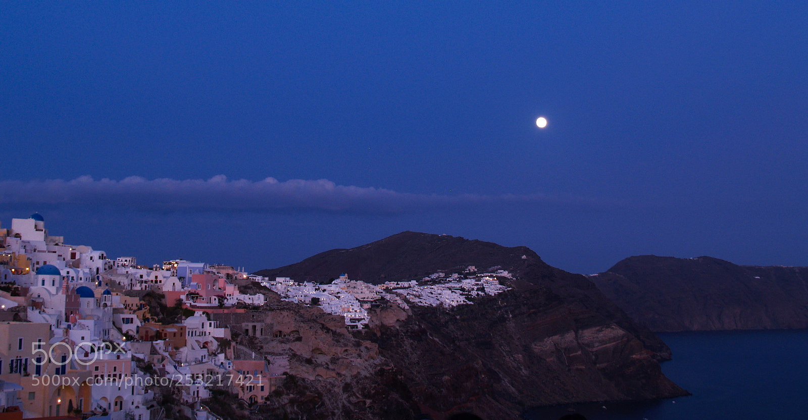 Olympus E-300 (EVOLT E-300) sample photo. Oia village under a photography