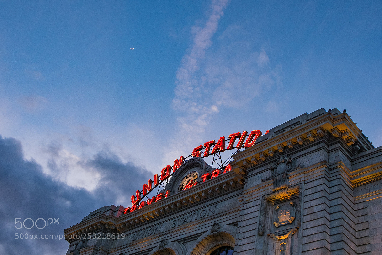 Fujifilm X-E2 sample photo. Night at the train photography