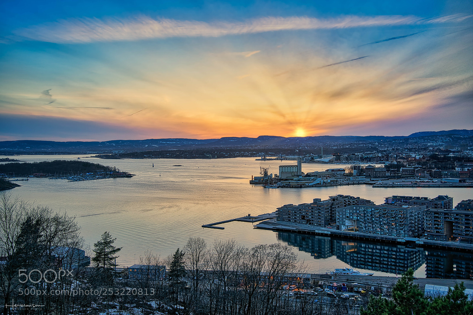 Sony a7R II sample photo. A chilly blue hour photography