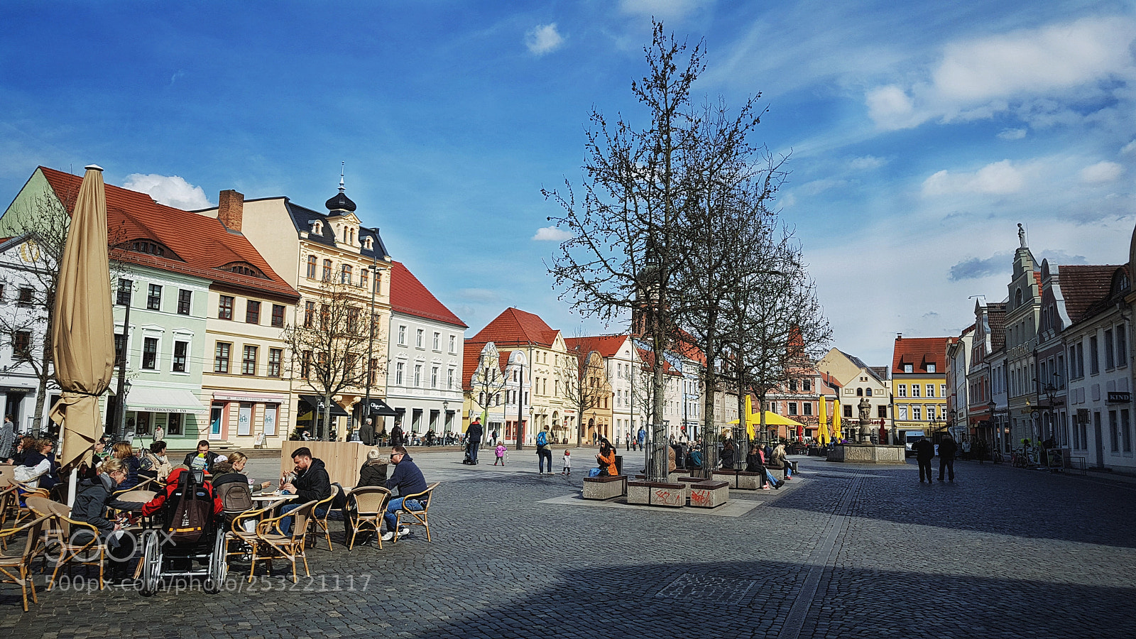 Samsung Galaxy S7 Edge sample photo. Main square photography