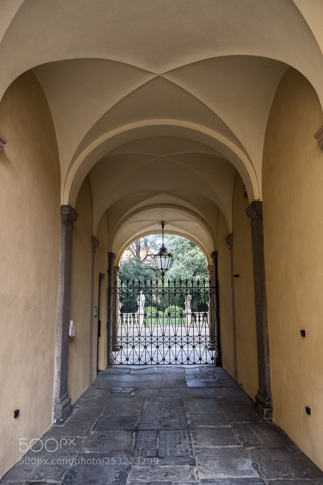 Fujifilm X-T2 sample photo. Historic building in piacenza photography