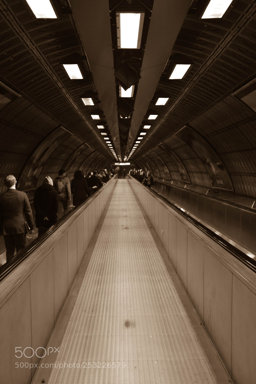 Nikon D3100 sample photo. Subway_station photography