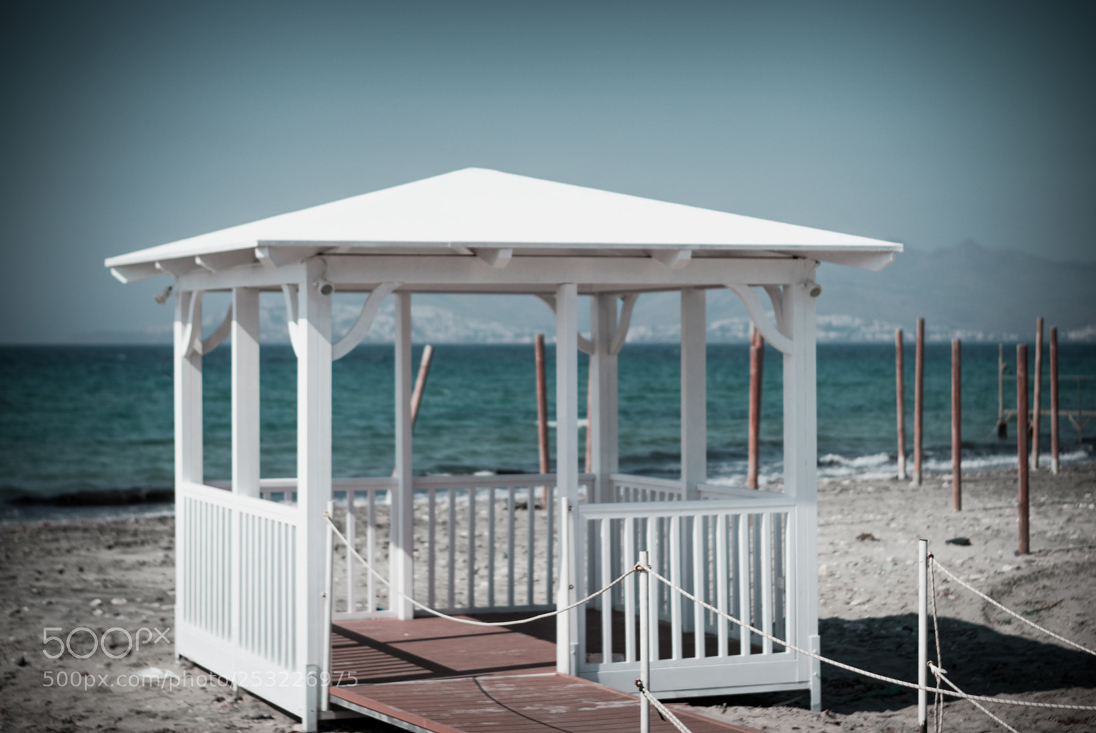 Nikon D3000 sample photo. Beach kiosk. photography