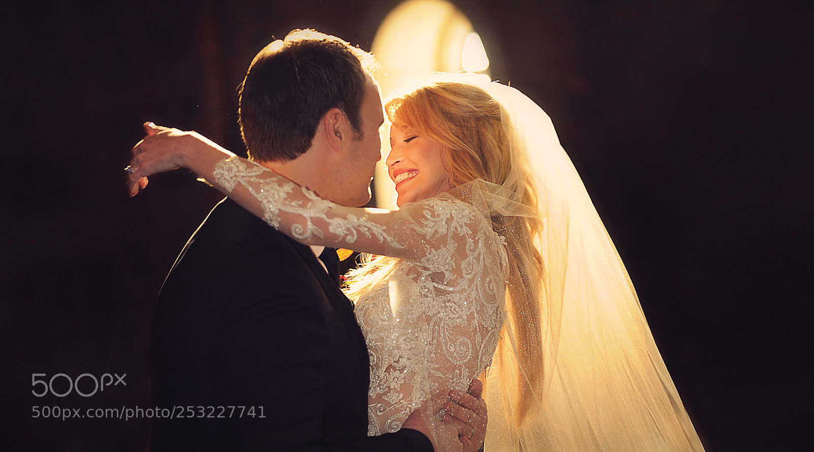 Nikon D700 sample photo. The kiss photography