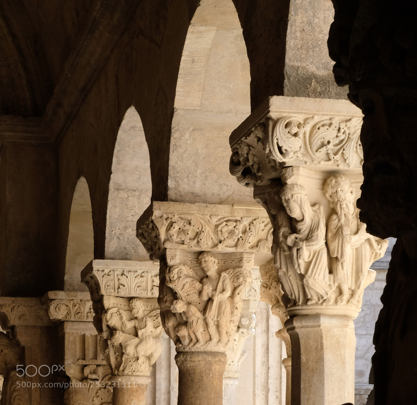 Fujifilm X-T2 sample photo. Cloister of st. trophime photography