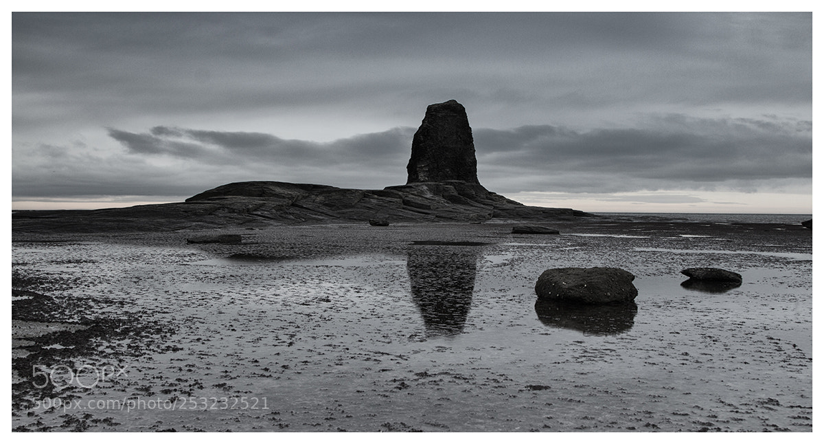 Canon EOS 70D sample photo. Black nab rock, saltwick photography
