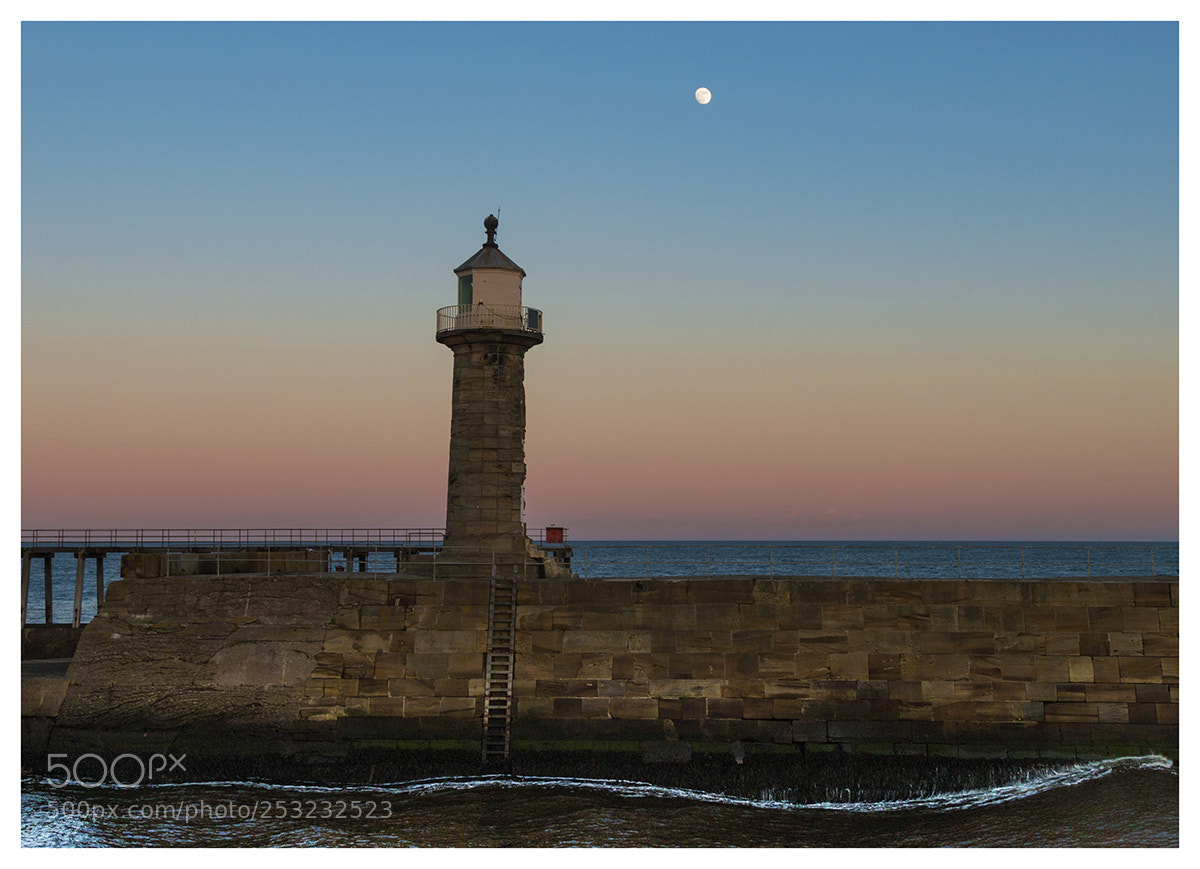 Canon EOS 70D sample photo. Whitby pier and light photography