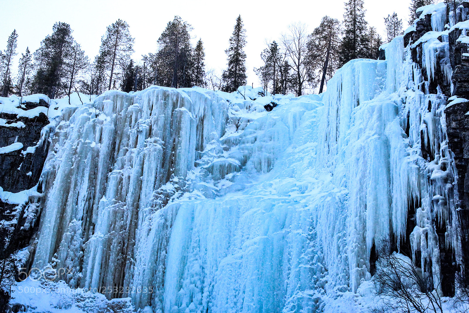 Canon EOS 600D (Rebel EOS T3i / EOS Kiss X5) sample photo. Icefall photography