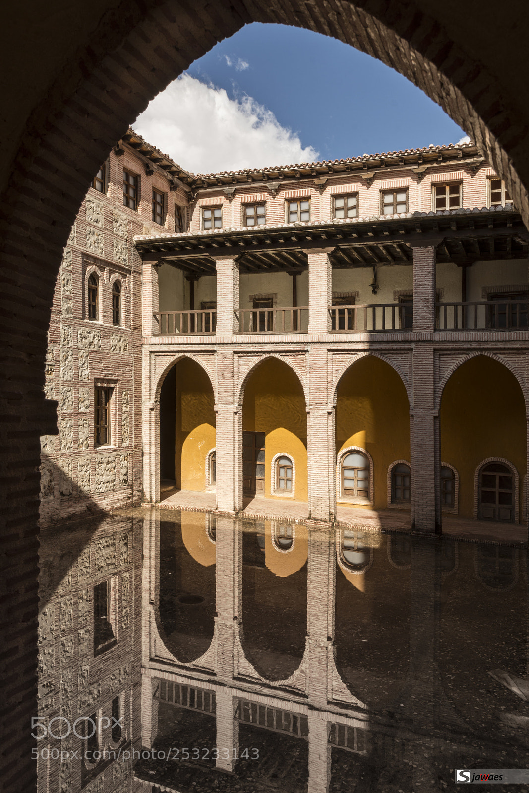 Nikon D7200 sample photo. Reflejos del patio castillo photography
