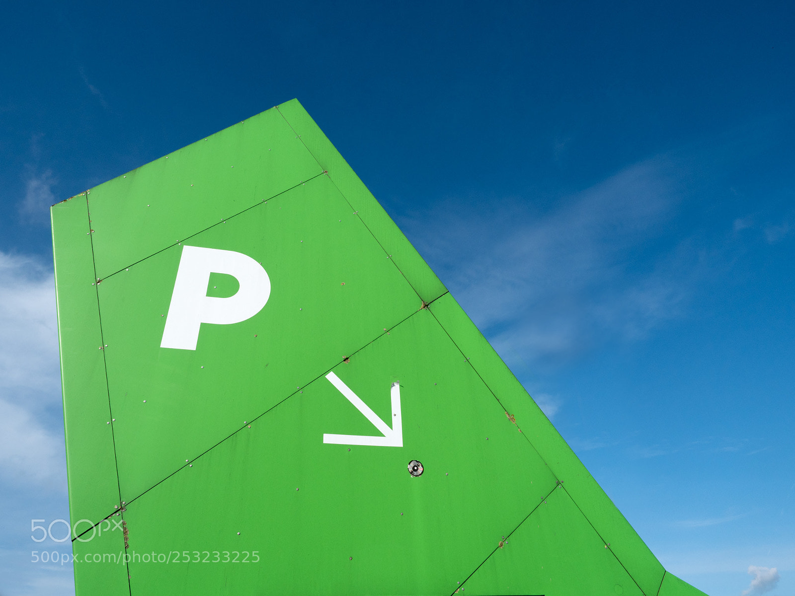 Panasonic Lumix DC-G9 sample photo. Follow the arrow photography