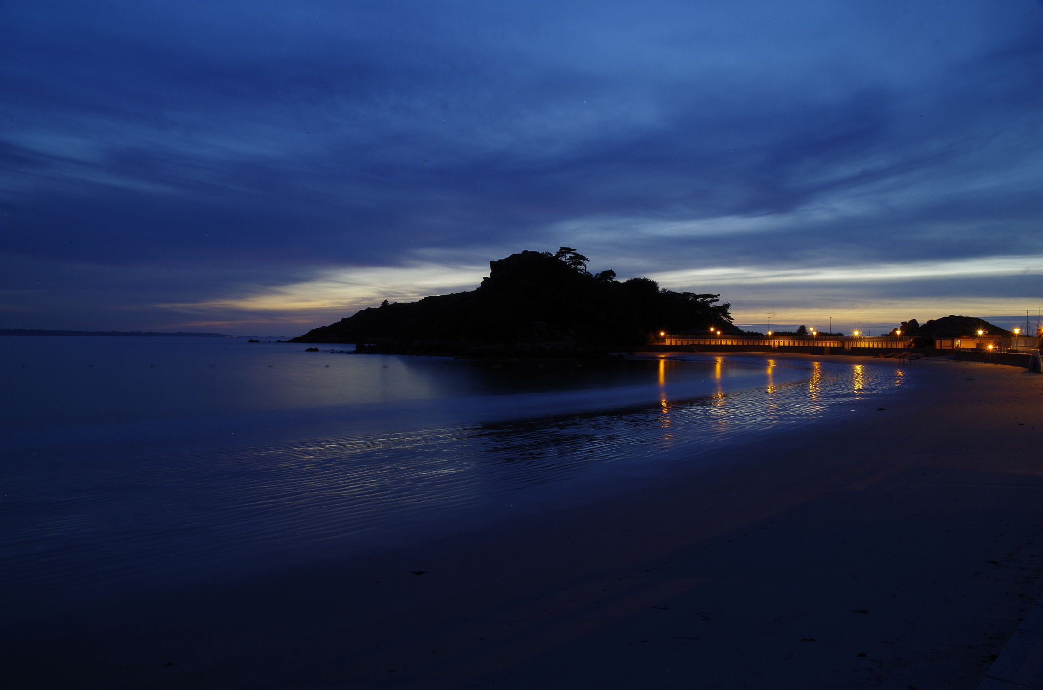 Pentax K-30 sample photo. Quiet sea in a quiet night photography