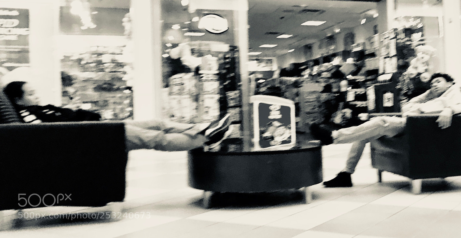 Apple iPhone 7 Plus sample photo. Chillaxing at the mall photography